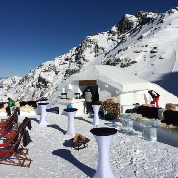 Das Schneechalet im Zielbereich der Freeride-Tour in Verbier
